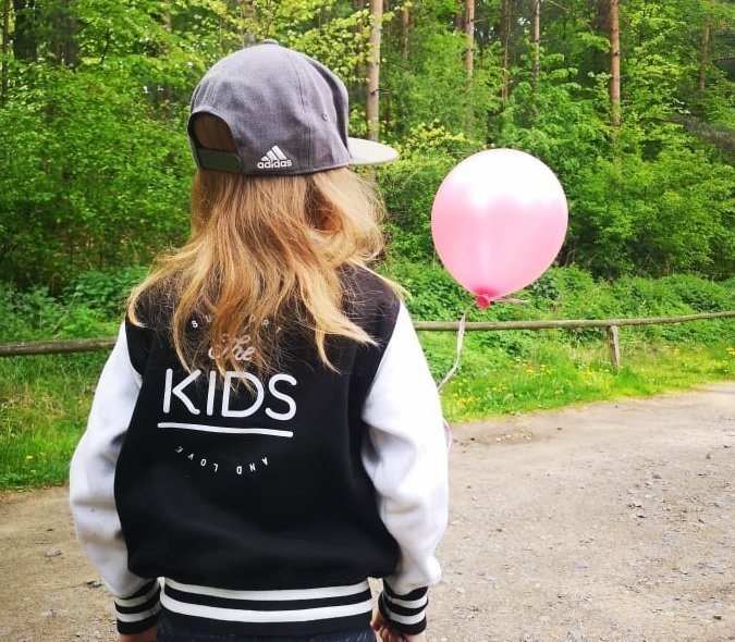ines luftballon