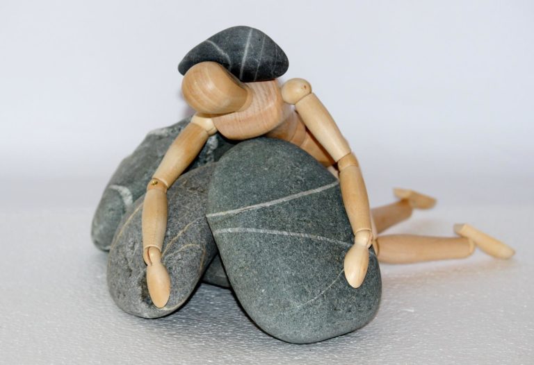 wooden figure g73713af06 1920