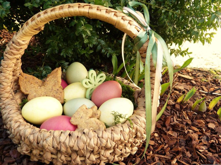 FROHE OSTERN